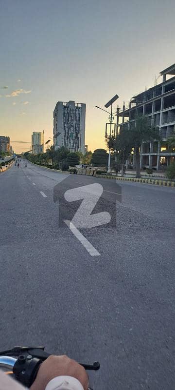 گلبرگ گرینز - ایگزیکٹو بلاک گلبرگ گرینز,گلبرگ,اسلام آباد میں 4 کنال رہائشی پلاٹ 9.95 کروڑ میں برائے فروخت۔