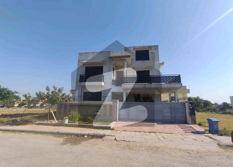 Well-constructed House Available For sale In Gulberg Residencia Well-constructed House Available For sale In Gulberg Residencia