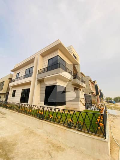 ایم پی سی ایچ ایس ۔ بلاک ایف ایم پی سی ایچ ایس ۔ ملٹی گارڈنز,بی ۔ 17,اسلام آباد میں 4 کمروں کا 5 مرلہ مکان 2.7 کروڑ میں برائے فروخت۔