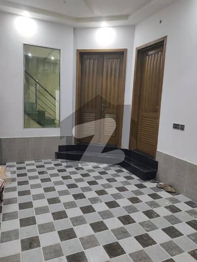 ستیانہ روڈ فیصل آباد میں 3 کمروں کا 5 مرلہ مکان 1.33 کروڑ میں برائے فروخت۔