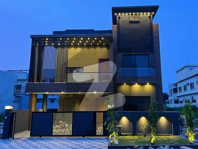 بحریہ ٹاؤن فیز 8 بحریہ ٹاؤن راولپنڈی,راولپنڈی میں 5 کمروں کا 10 مرلہ مکان 1.35 لاکھ میں کرایہ پر دستیاب ہے۔