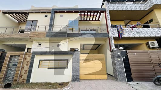 چناب رینجرز روڈ سیالکوٹ میں 4 کمروں کا 4 مرلہ مکان 1.6 کروڑ میں برائے فروخت۔