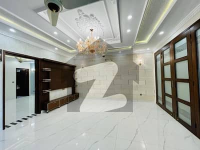10 Marla Slightly Used House Available For Sale In Bahria Town Lahore At Reasonable Price