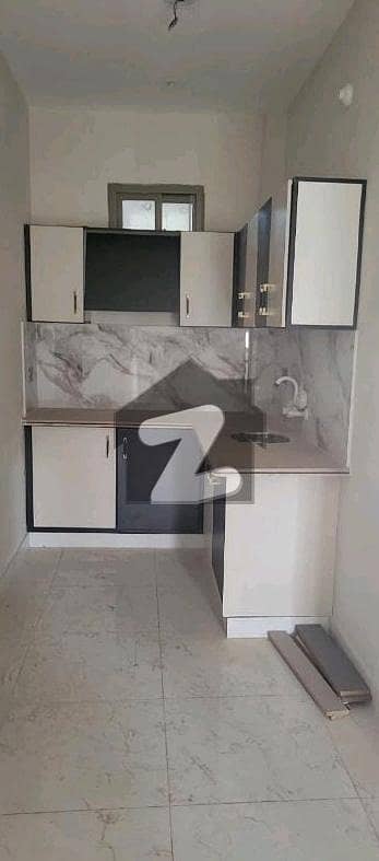 اَپر غزری غِزری,کراچی میں 3 کمروں کا 5 مرلہ فلیٹ 1.3 کروڑ میں برائے فروخت۔