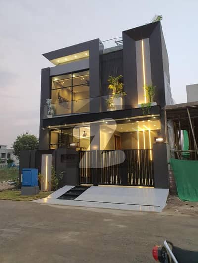 5 MARLA MODERN NEW HOUSE AVAILABLE FOR SALE IN 9 TOWN. 5 MARLA MODERN NEW HOUSE AVAILABLE FOR SALE IN 9 TOWN.