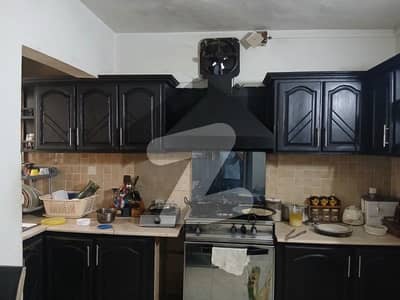 ڈی ایچ اے فیز 6 ڈی ایچ اے ڈیفینس,کراچی میں 4 کمروں کا 14 مرلہ مکان 2.5 لاکھ میں کرایہ پر دستیاب ہے۔