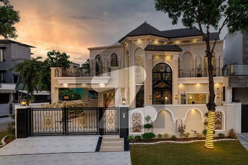 ڈی ایچ اے 9 ٹاؤن ڈیفنس (ڈی ایچ اے),لاہور میں 5 کمروں کا 11 مرلہ مکان 4.99 کروڑ میں برائے فروخت۔