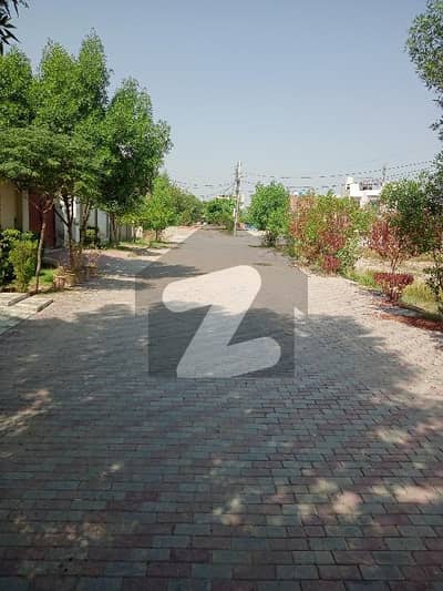 سیٹلائٹ ٹاؤن ملتان میں 15 مرلہ رہائشی پلاٹ 1.5 کروڑ میں برائے فروخت۔