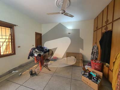 Non-Furnished Room for Rent for Bachelors