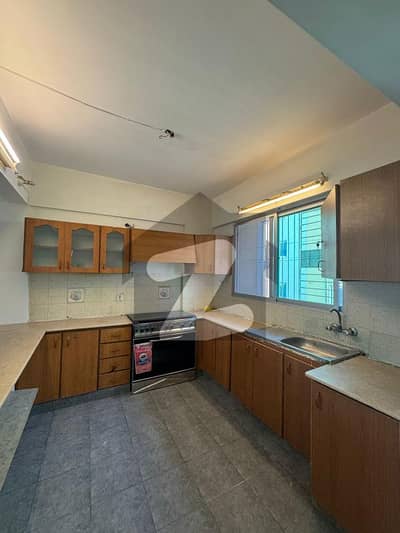 HR Properties Pleased to offer a Full-Floor Luxury Apartment For Sale with Servant Quarter Phase 6