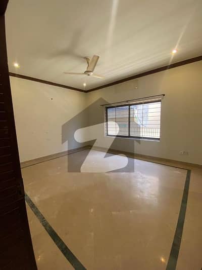 جی ۔ 11 اسلام آباد میں 3 کمروں کا 8 مرلہ بالائی پورشن 1.1 لاکھ میں کرایہ پر دستیاب ہے۔