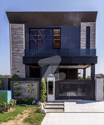 ڈی ایچ اے 9 ٹاؤن ڈیفنس (ڈی ایچ اے),لاہور میں 3 کمروں کا 5 مرلہ مکان 1.95 کروڑ میں برائے فروخت۔