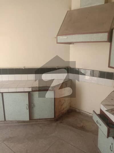 18 marla corner building 1st floor flat for office