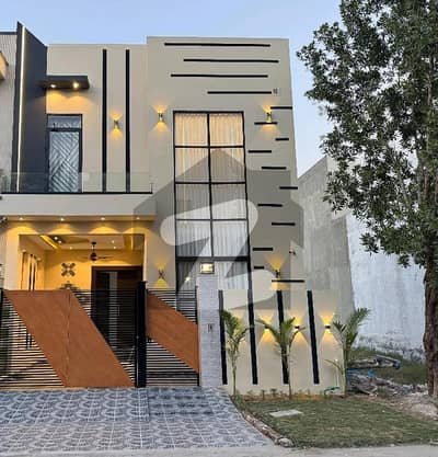 سٹی ہاؤسنگ سوسائٹی گوجرانوالہ میں 4 کمروں کا 5 مرلہ مکان 2.15 کروڑ میں برائے فروخت۔