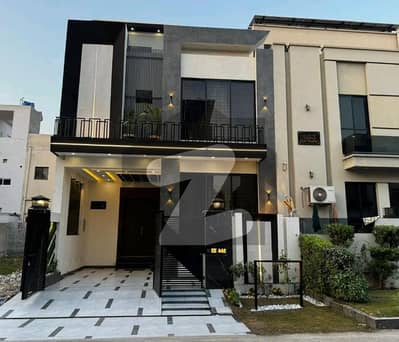 سٹی ہاؤسنگ سوسائٹی گوجرانوالہ میں 4 کمروں کا 5 مرلہ مکان 2.2 کروڑ میں برائے فروخت۔