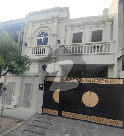 رئیل پام سٹی ایمن آباد موڑ,گوجرانوالہ میں 4 کمروں کا 5 مرلہ مکان 2.2 کروڑ میں برائے فروخت۔