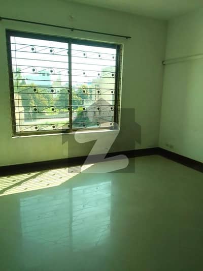 01 KANAL UPPER PORTION TILE FLOOR FOR RENT IN JOHAR TOWN LAHORE