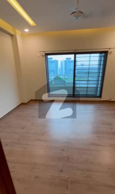 عسکری 11 عسکری,لاہور میں 3 کمروں کا 10 مرلہ فلیٹ 4.05 کروڑ میں برائے فروخت۔