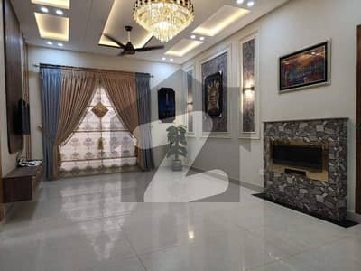 پارک ویو سٹی ۔ روز بلاک پارک ویو سٹی,لاہور میں 4 کمروں کا 5 مرلہ مکان 2.45 کروڑ میں برائے فروخت۔ پارک ویو سٹی ۔ روز بلاک پارک ویو سٹی,لاہور میں 4 کمروں کا 5 مرلہ مکان 2.45 کروڑ میں برائے فروخت۔