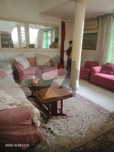 10 MARLA INDEPENDENT HOUSE FOR RENT IN THE HEART OF FAISAL TOWN
