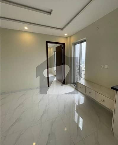 01 BEDROOM LUXURY UNFURNISHED APARTMENT AVAILABLE FOR RENT AT GULBERG GREEN ISLAMABAD