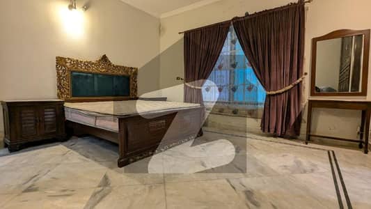 ایف ۔ 10 اسلام آباد میں 3 کمروں کا 1 کنال زیریں پورشن 1.79 لاکھ میں کرایہ پر دستیاب ہے۔