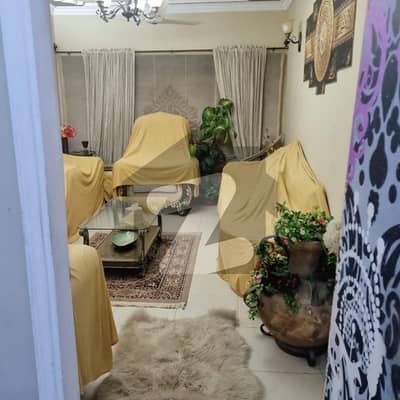 کلفٹن ۔ بلاک 5 کلفٹن,کراچی میں 3 کمروں کا 6 مرلہ فلیٹ 3.0 کروڑ میں برائے فروخت۔