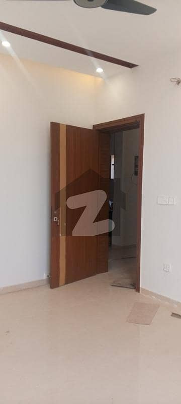 فیصل ٹاؤن - ایف ۔ 18 اسلام آباد میں 5 کمروں کا 8 مرلہ مکان 1.15 لاکھ میں کرایہ پر دستیاب ہے۔