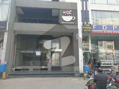 ڈی ایچ اے فیز 5 - ڈبل سی اے بلاک فیز 5,ڈیفنس (ڈی ایچ اے),لاہور میں 4 مرلہ دکان 3.85 لاکھ میں کرایہ پر دستیاب ہے۔