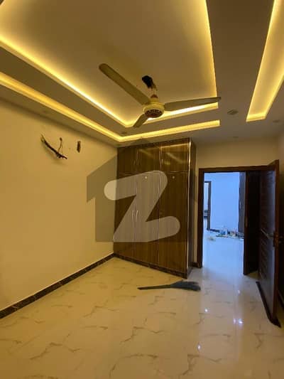 لیک سٹی میڈوز لاہور میں 2 کمروں کا 5 مرلہ فلیٹ 47.0 ہزار میں کرایہ پر دستیاب ہے۔