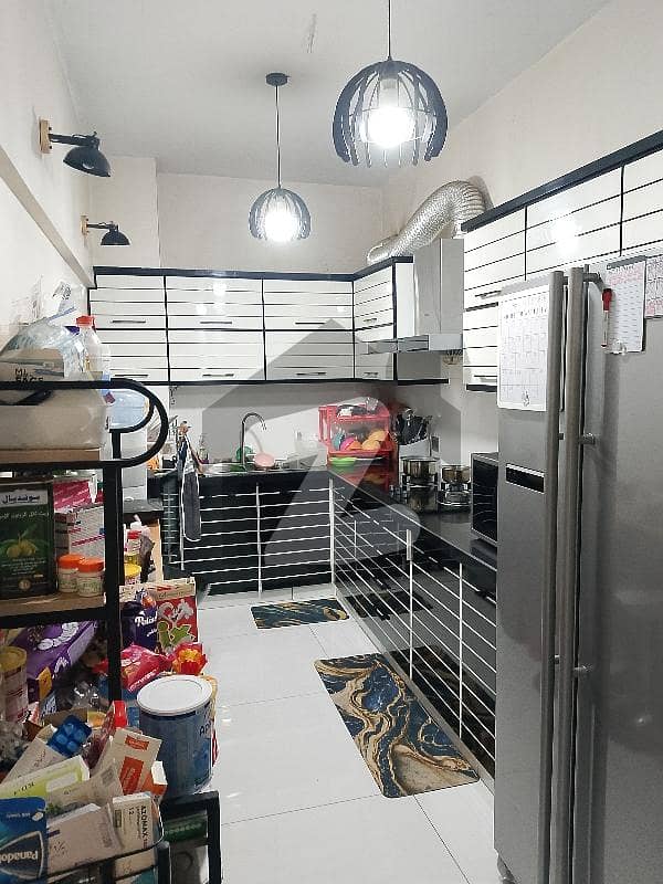 کلفٹن ۔ بلاک 5 کلفٹن,کراچی میں 3 کمروں کا 9 مرلہ فلیٹ 4.5 کروڑ میں برائے فروخت۔ کلفٹن ۔ بلاک 5 کلفٹن,کراچی میں 3 کمروں کا 9 مرلہ فلیٹ 4.5 کروڑ میں برائے فروخت۔