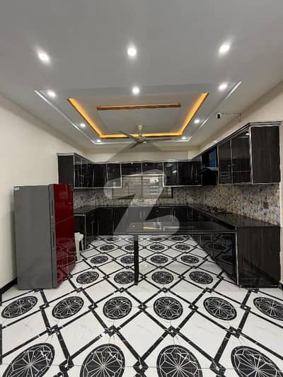 6 MARLA CORNER BEAUTIFUL HOUSE DOUBLE STOREY FOR SALE PUNJAB PHASE 2 COLLEGE ROAD LAHORE