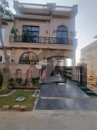 ORIGINAL PICTURE 5MARLA BRAND NEW HOUSE FOR SALE