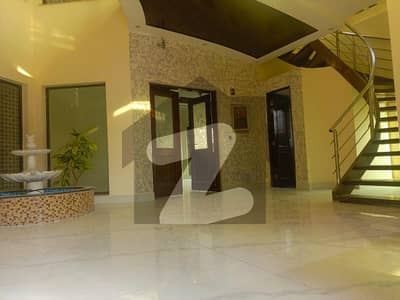 1 Kanal double Unit 5 Bedroom House For rent