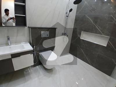 ایڈن گارڈنز فیصل آباد میں 4 کمروں کا 10 مرلہ مکان 90.0 ہزار میں کرایہ پر دستیاب ہے۔