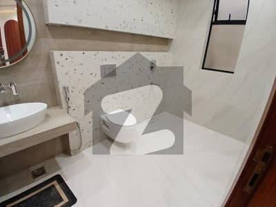 خیابان کالونی 2 فیصل آباد میں 4 کمروں کا 10 مرلہ مکان 85.0 ہزار میں کرایہ پر دستیاب ہے۔