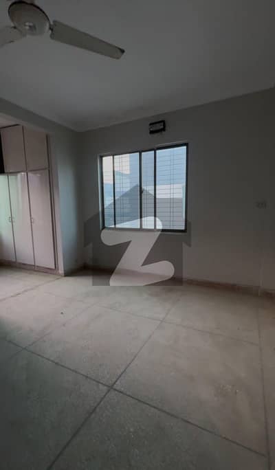 Askari 4 3 Bed DD With Servant Room 3rd Floor Johar Avenue