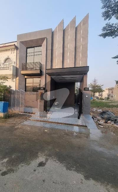 ORIGINAL PICTURE 5MARLA BRAND NEW HOUSE FOR SALE