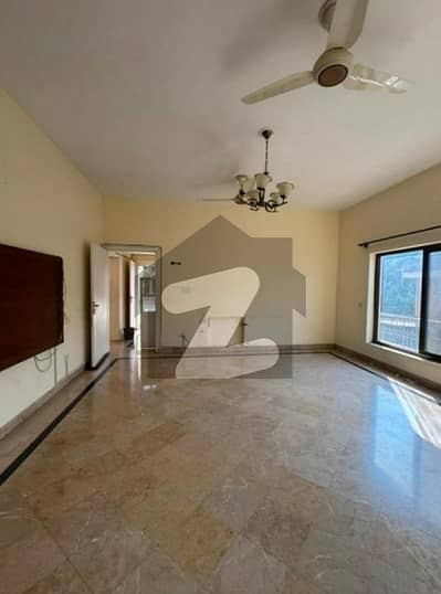 F-10 Upper Portion Available For Rent Beautiful Location