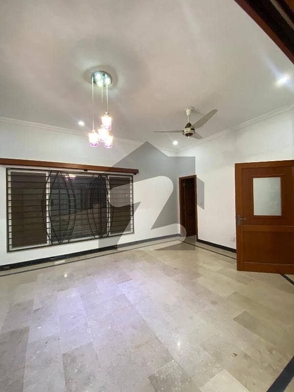 Beautiful Ground Portion For Rent