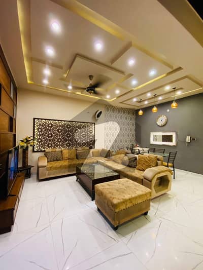 چک 208 روڈ فیصل آباد میں 4 کمروں کا 5 مرلہ مکان 1.98 کروڑ میں برائے فروخت۔