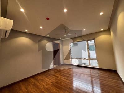 ڈی ایچ اے فیز 2 ڈیفنس (ڈی ایچ اے),لاہور میں 5 کمروں کا 1 کنال مکان 3.8 لاکھ میں کرایہ پر دستیاب ہے۔ ڈی ایچ اے فیز 2 ڈیفنس (ڈی ایچ اے),لاہور میں 5 کمروں کا 1 کنال مکان 3.8 لاکھ میں کرایہ پر دستیاب ہے۔