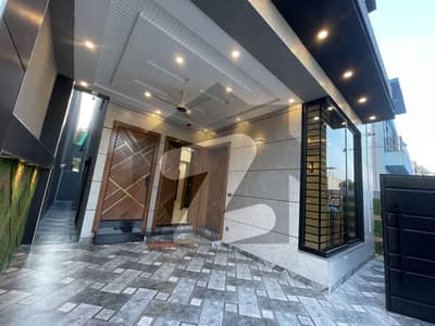 ڈی ایچ اے 11 رہبر لاہور میں 3 کمروں کا 5 مرلہ مکان 2.4 کروڑ میں برائے فروخت۔