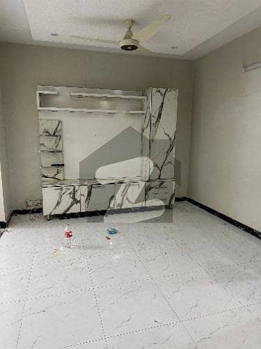 گلبرگ ریزیڈنشیا - بلاک ایل گلبرگ ریزیڈنشیا,گلبرگ,اسلام آباد میں 2 کمروں کا 7 مرلہ زیریں پورشن 60.0 ہزار میں کرایہ پر دستیاب ہے۔ گلبرگ ریزیڈنشیا - بلاک ایل گلبرگ ریزیڈنشیا,گلبرگ,اسلام آباد میں 2 کمروں کا 7 مرلہ زیریں پورشن 60.0 ہزار میں کرایہ پر دستیاب ہے۔