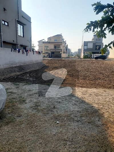 10 Marla Ready-For-Construction Plot On 40-Feet Road In Platinum Block, Park View City Lahore Prime Location