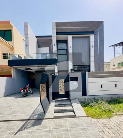 10 Marla Ultra Modern Luxury House For Sale 10 Marla Ultra Modern Luxury House For Sale