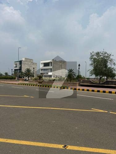 Main Commercial Near To Gate Entrance 5.5 Marla For Sale Main Commercial Near To Gate Entrance 5.5 Marla For Sale