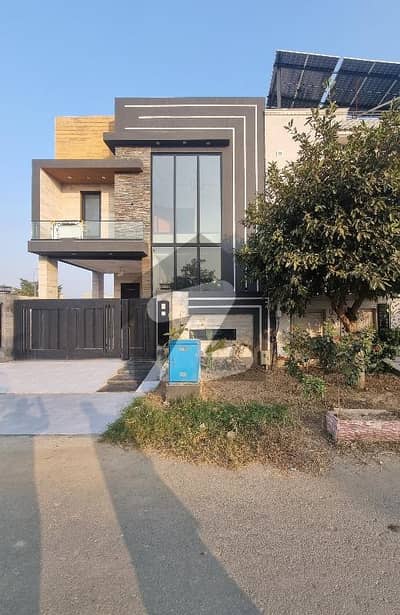 ORIGINAL PICTURE 5MARLA BRAND NEW HOUSE FOR SALE