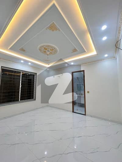 پارک ویو سٹی لاہور میں 5 کمروں کا 10 مرلہ مکان 4.5 کروڑ میں برائے فروخت۔