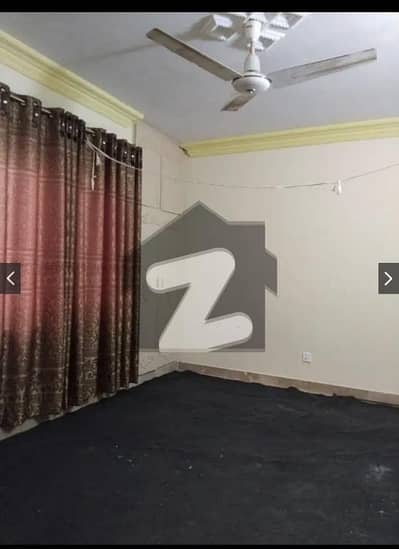 کلفٹن کراچی میں 3 کمروں کا 8 مرلہ فلیٹ 5.1 کروڑ میں برائے فروخت۔